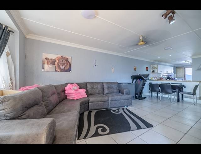 2 BEDROOM APARTMENT FOR SALE IN THE WOLDS